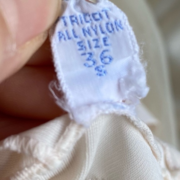 Vintage Vanity Fair Full Slip Blush Pink Lace 100% Nylon Nightie Womens Small 36 - Picture 11 of 13